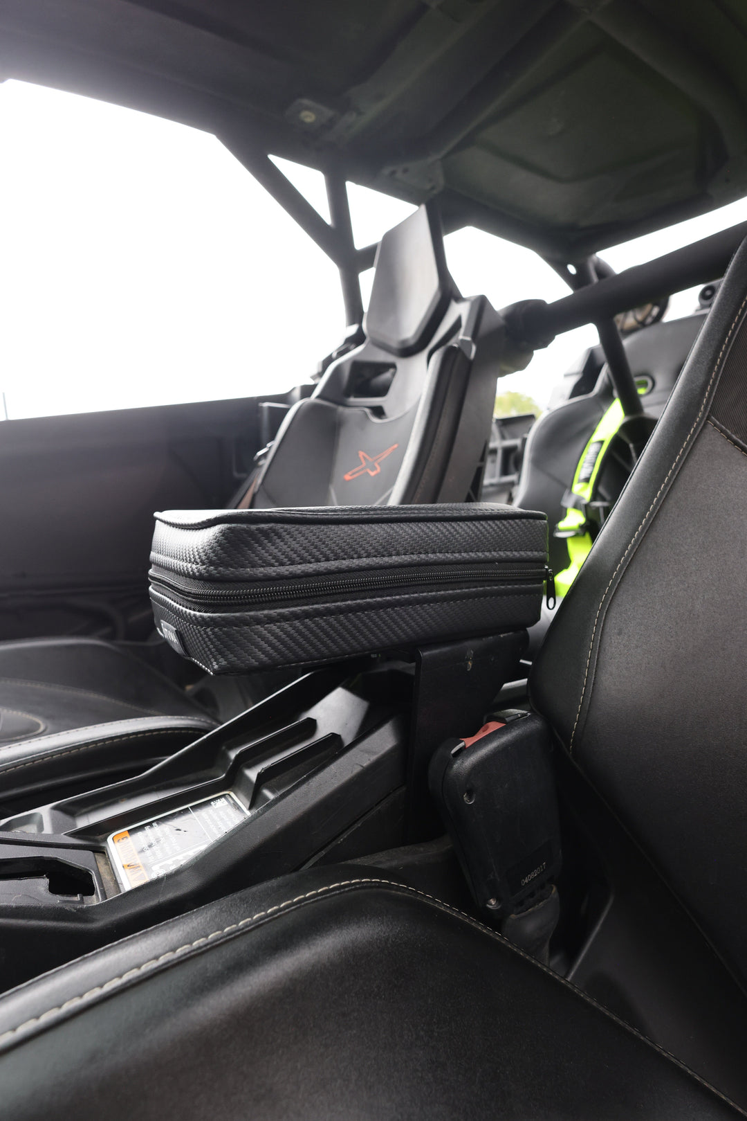 UTVMA Maverick X3 / X3 MAX Armrest with Bracket (2017+)